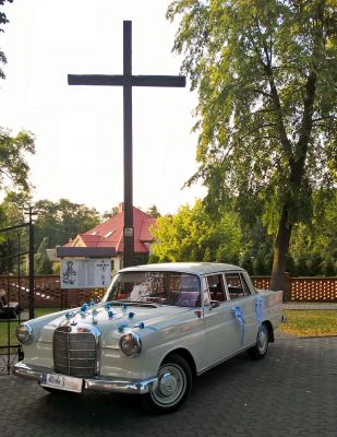 Samochód do ślubu - Łódź biały Mercedes-Benz w110 