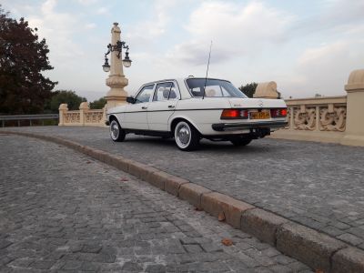 Samochód do ślubu - Warszawa biały Mercedes-Benz w123 