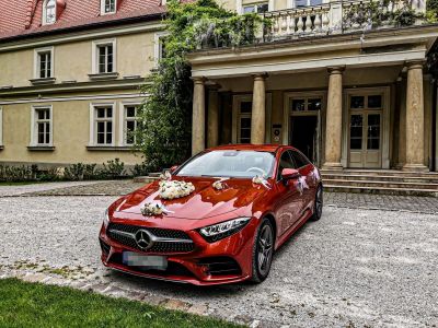 Samochód do ślubu - Kraków czerwony Mercedes-Benz CLS 300d