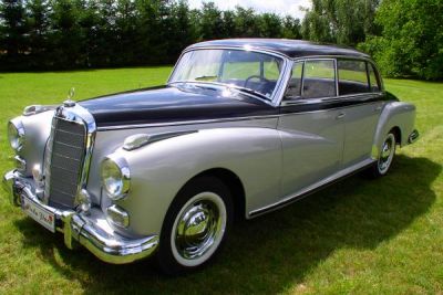 Samochód do ślubu - Śrem srebrny Mercedes-Benz Adenauer 300D