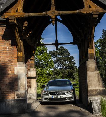 Samochód do ślubu - Pyrzowice srebrny Mercedes-Benz CLS AMG Performance 6.3 V8 520KM