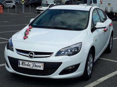 Samochód do ślubu - Poznań biały Opel Astra  