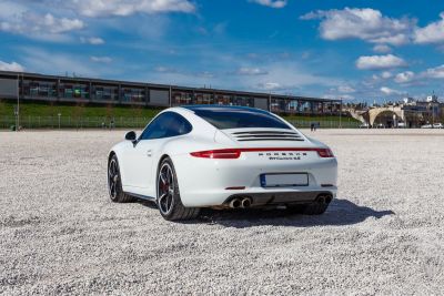 Samochód do ślubu - Warszawa biały Porsche 911 Carrera 4s Akrapovic  3800