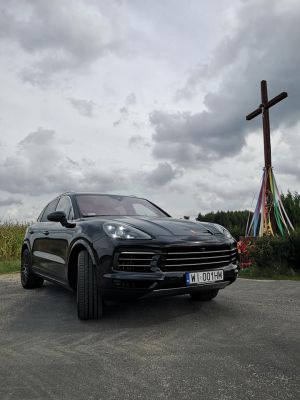 Samochód do ślubu - Dąbrowa czarny Porsche Cayenne 3500