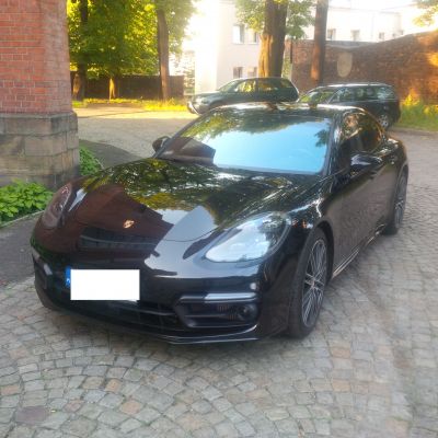 Samochód do ślubu - Katowice czarny Porsche Panamera 