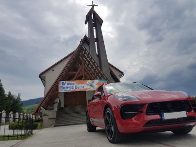 Samochód do ślubu - Konina czerwony Porsche Macan 250km