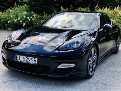 Samochód do ślubu - Wrocław czarny Porsche Panamera Turbo 