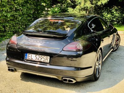 Samochód do ślubu - Wrocław czarny Porsche Panamera Turbo 