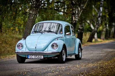 Samochód do ślubu - Częstochowa niebieski Volkswagen Garbus 