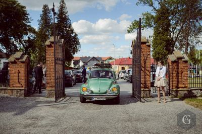 Samochód do ślubu - Kraków zielony Volkswagen 1303S GARBUS 
